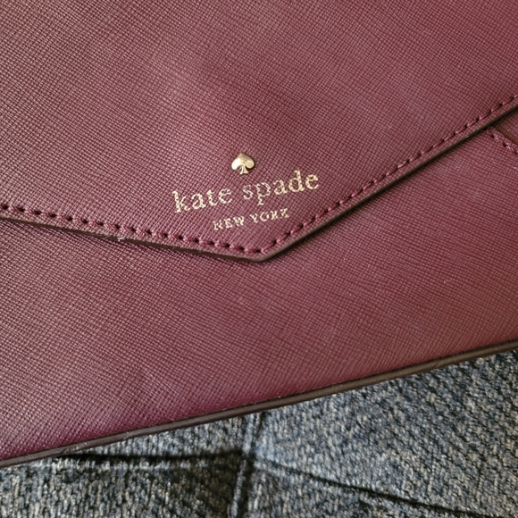 Kate Spade Sadie Saffiano Leather Envelope Crossbody - Picture 2 of 10